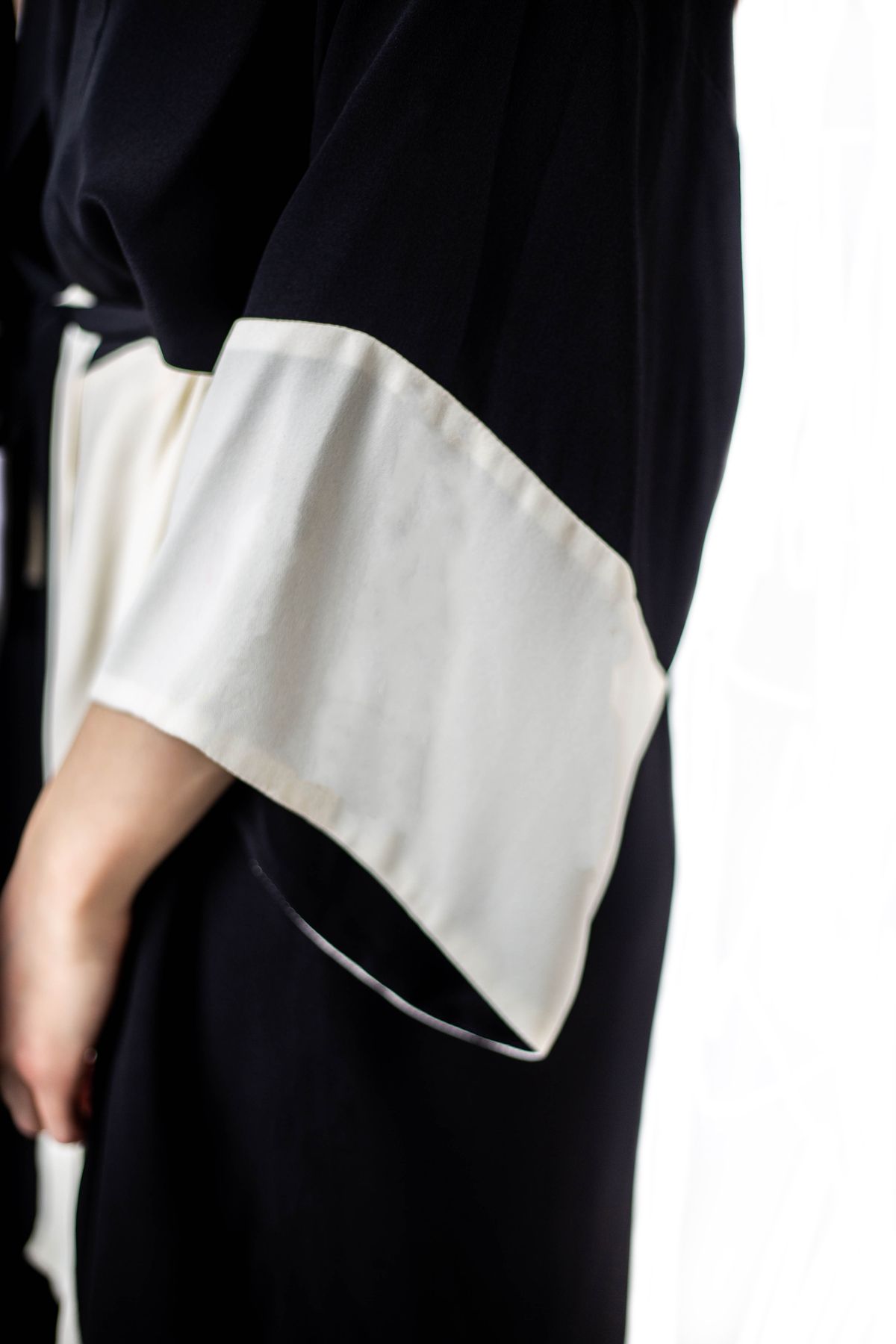 5-kimono-long-soie-bicolore-detail-jpg kimono-long-crepe-soie-slow-fashion-affaires-etrangeres-tremblepierre