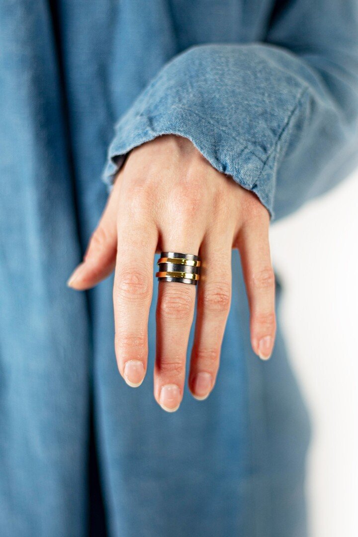 Duality ring-Bague Dualité-bague Basic Ring argent oxydé Davilà (1) Duality ring-Bague Dualité-2-bague-argent-oxyde-2-en-1-davila-affaires-etrangeres-laiton