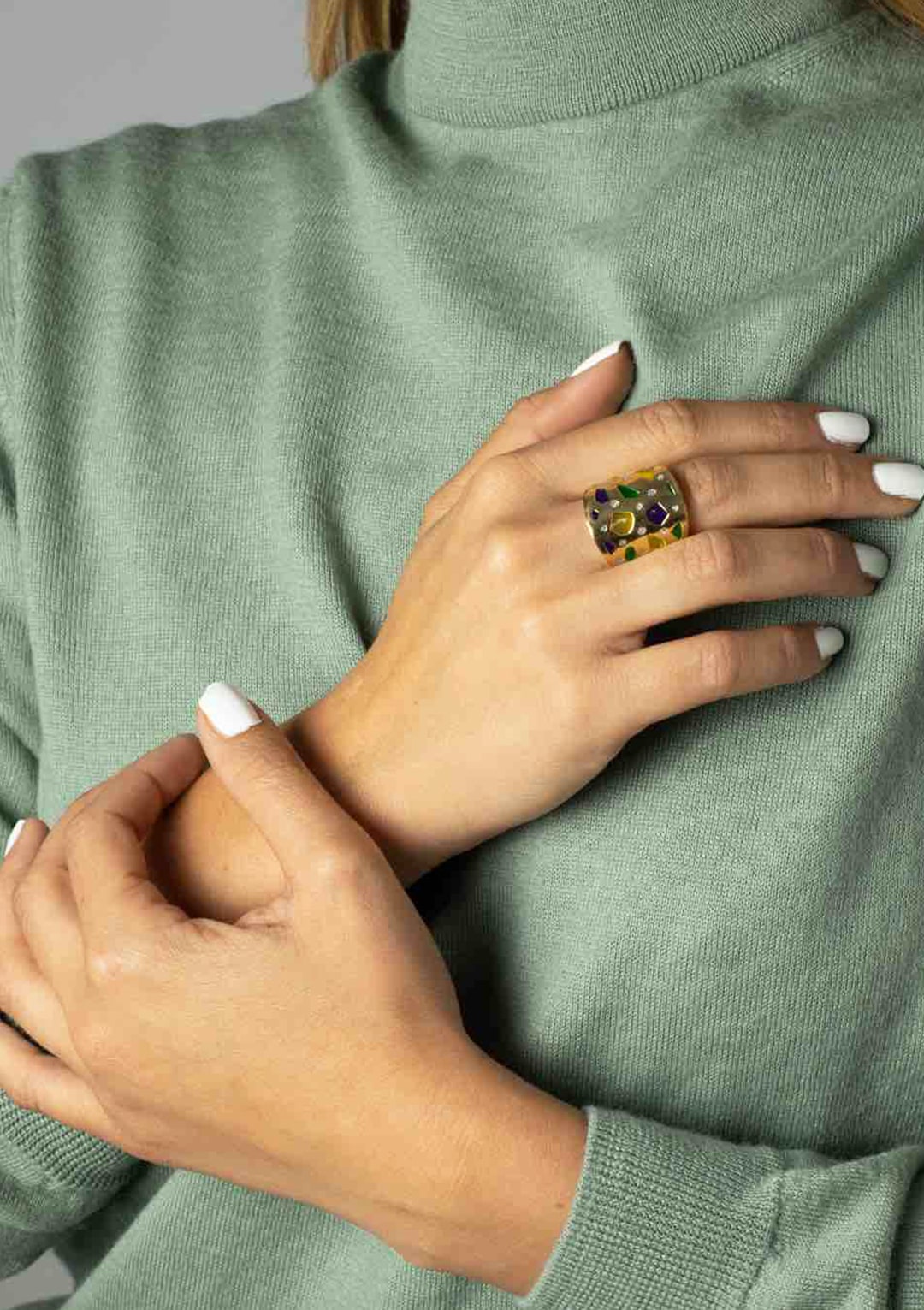 Bague joaillerie Mosaïque I Argent massif doré or et emailI Elliade bijoux I vue de face 2 I Label AÉ Paris Bague joaillerie Mosaïque I Argent massif doré or et emailI Elliade bijoux I vue de face 2 I Label AÉ Paris