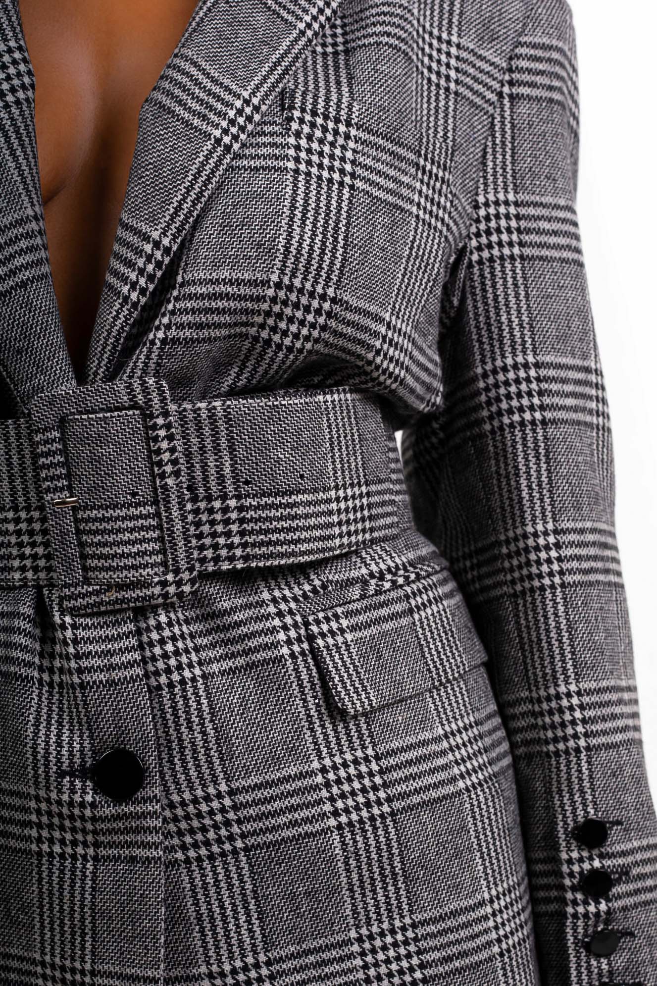 blazer-pied-de-poule-long-avec-ceinture-charms-affaires-etrangeres-detail-ceinture