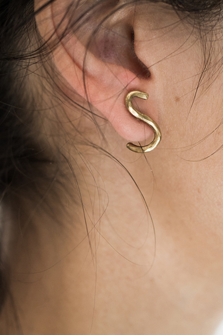 boucles-d-oreilles-a-puces-waves-profil boucles d'oreilles a puce en laiton