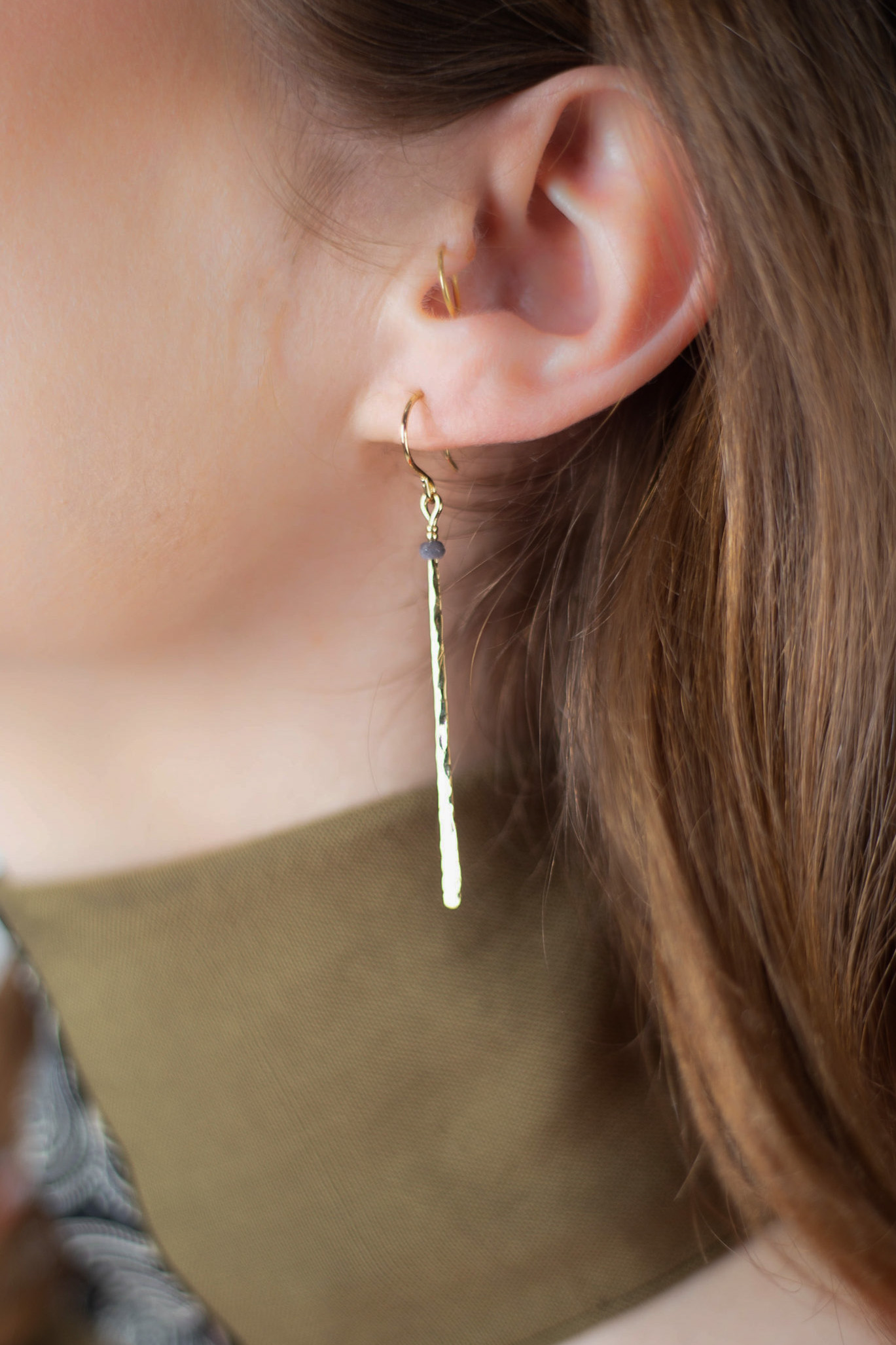 boucles-d-oreilles-boheme-delicate-grise-piffeteau