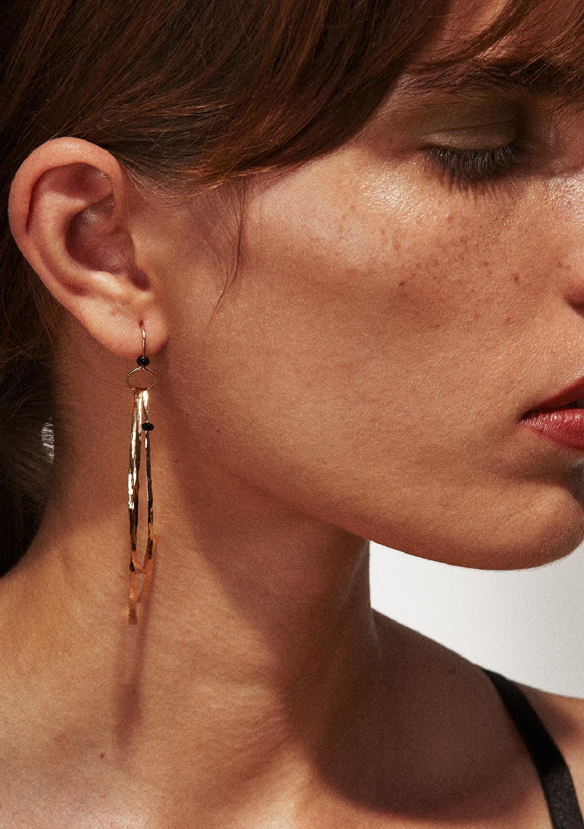 boucles-d-oreilles-perroquet-profil Boucles d'oreilles asymétriques Perroquet se distinguent par leur élégance et leur aspect bohème de Laëtitia Piffeteau
