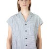 Chemise unisexe à manches courtes avec effet kimono et rayures bleues de la marque Antagony.
