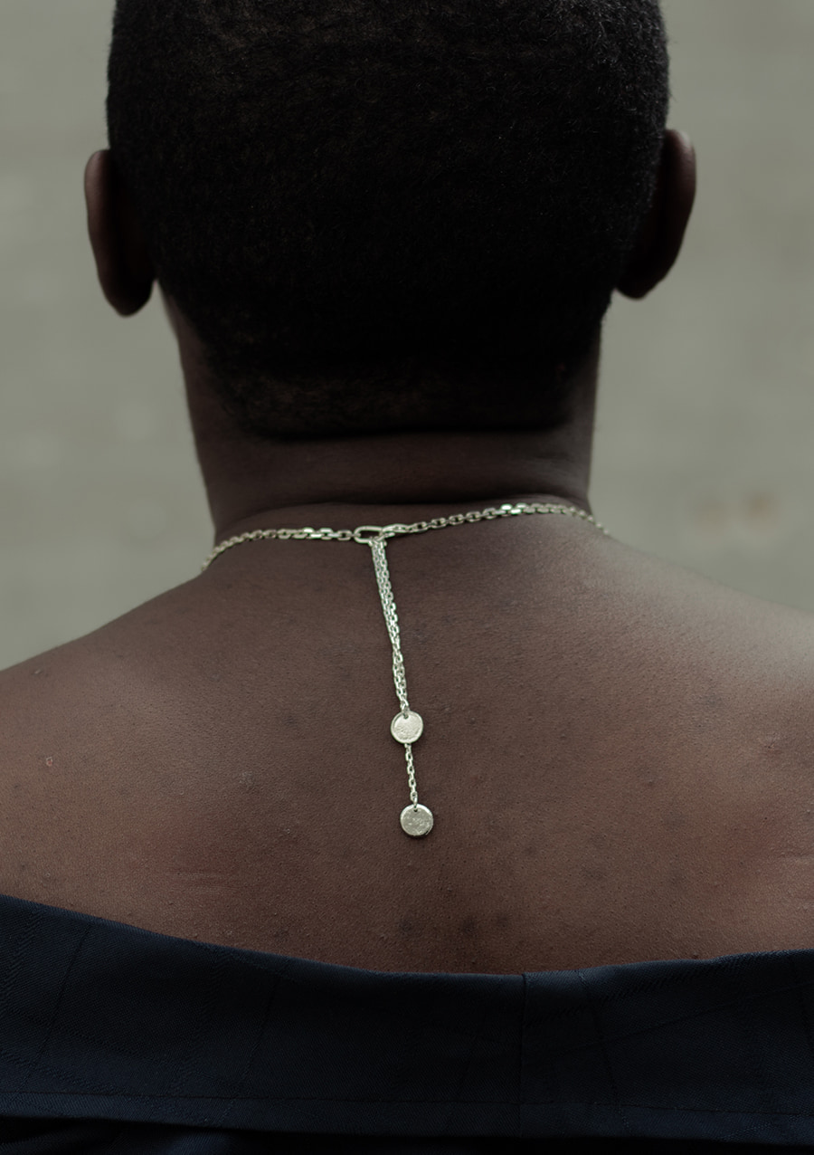 Collier ras de cou Agni I argent I vue de dos I Label AÉ Paris Collier ras de cou Agni I argent I vue de dos I Label AÉ Paris