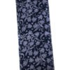 Écharpe en soie pour femme couleur bleue et imprimée avec d'élégantes fleurs grises.