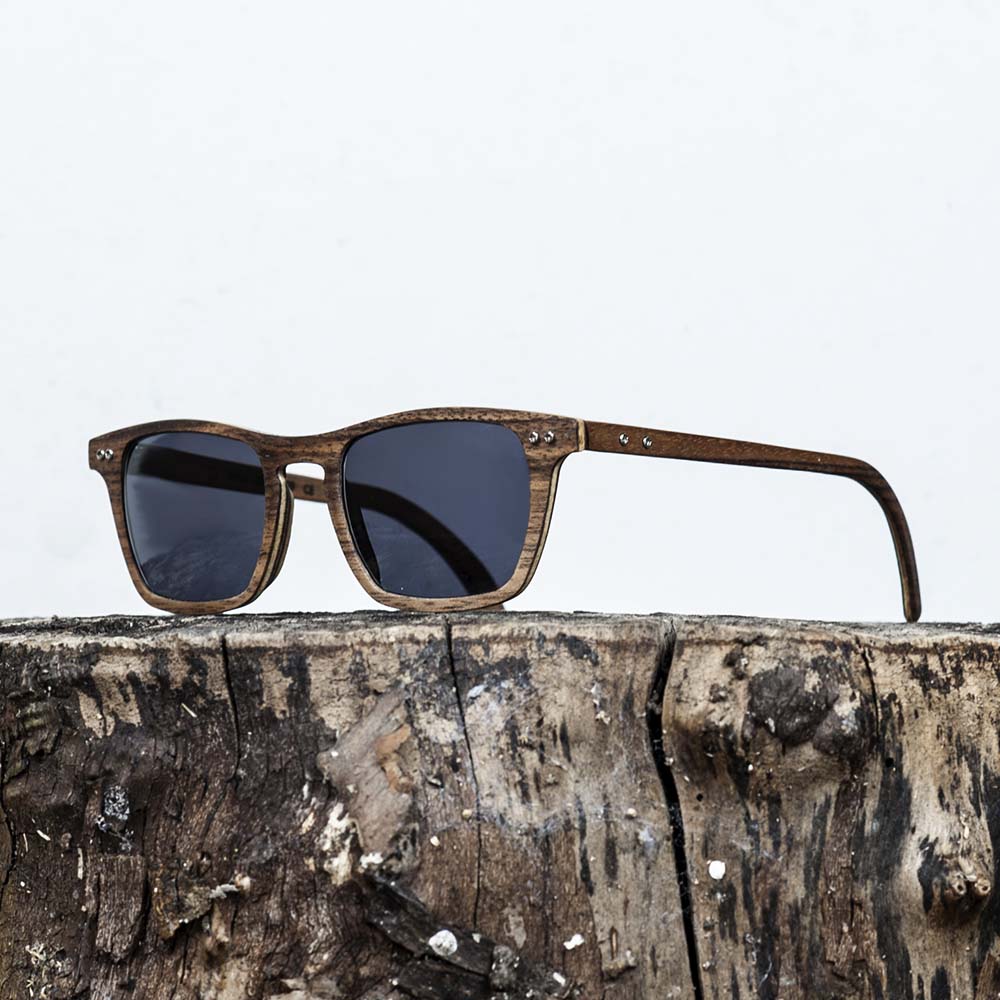 Lunette de soleil en bois de noyer - Wood Light - CFE-1 Lunette de soleil en bois de noyer - Wood Light - CFE-1