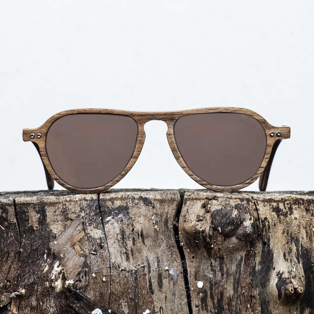 Lunette de soleil en bois de noyer - Verre brun - Wood Light - LAX Lunette de soleil en bois de noyer - Verre brun - Wood Light - LAX