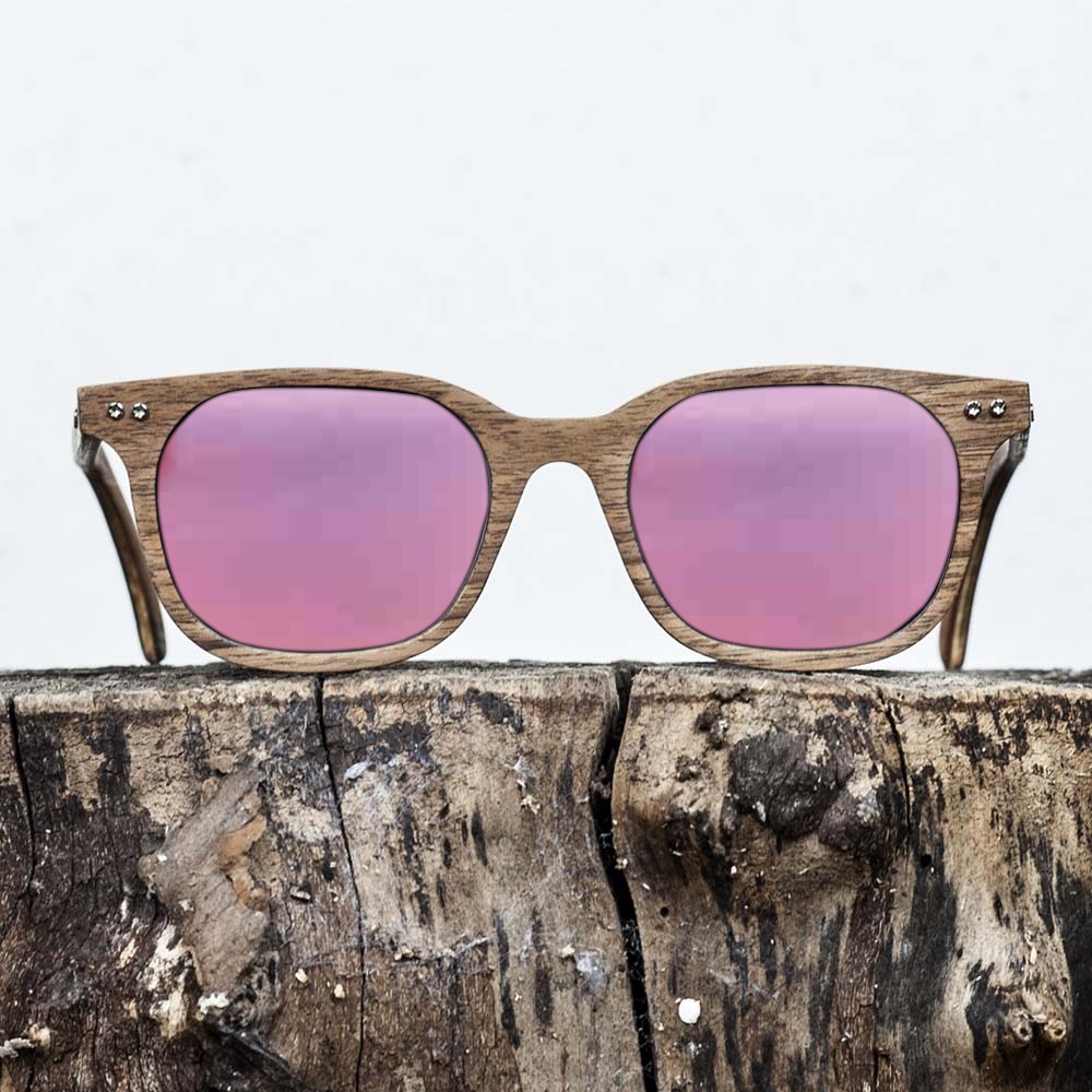 Lunette de soleil en bois de noyer - Verre rouge- Wood Light - NTR Lunette de soleil en bois de noyer - Verre rouge- Wood Light - NTR