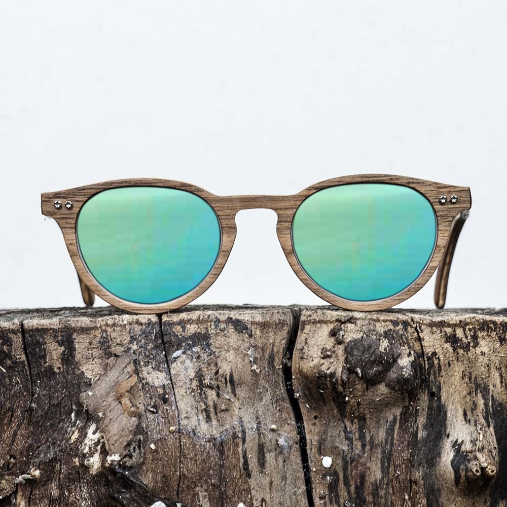 Lunette de soleil en bois de noyer - Verre vert - Wood Light - CDG Lunette de soleil en bois de noyer - Verre vert - Wood Light - CDG