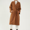 Manteau long camel oversize en laine par le créateur Tremblepierre. chez AFFAIRES ÉTRANGÈRES - 1