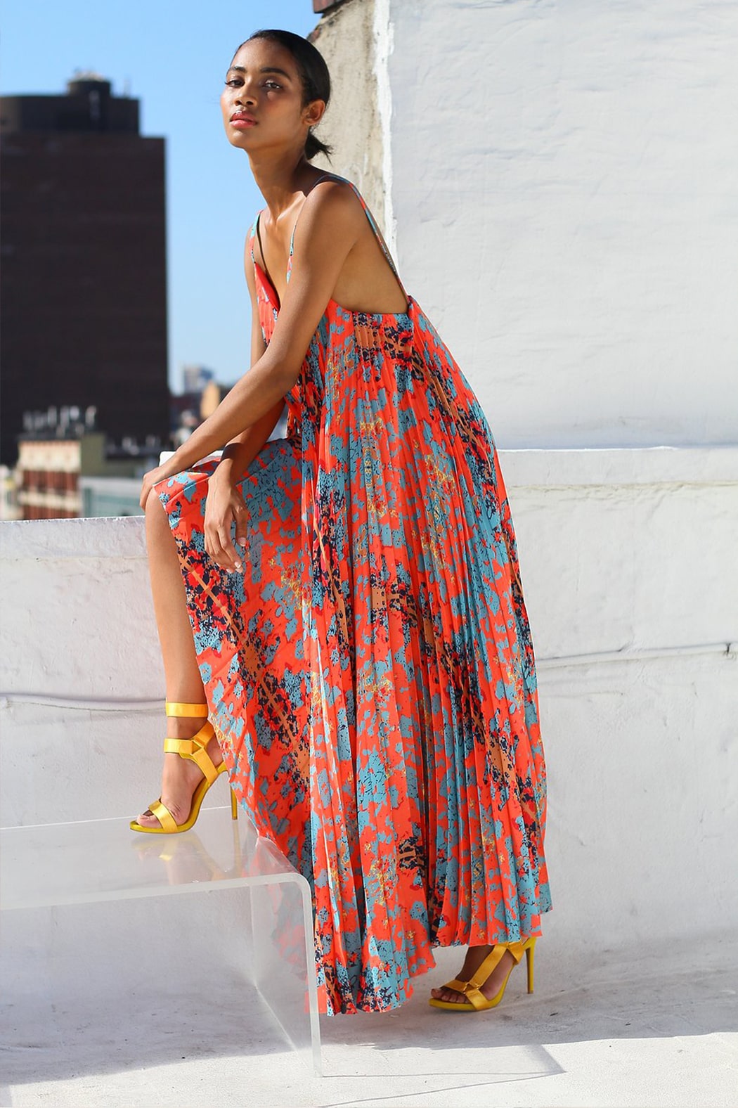 Robe en soie longue – Décolleté en V bas du dos – Vue de profil | Label AÉ Robe en soie longue – Décolleté en V bas du dos – Vue de profil | Label AÉ
