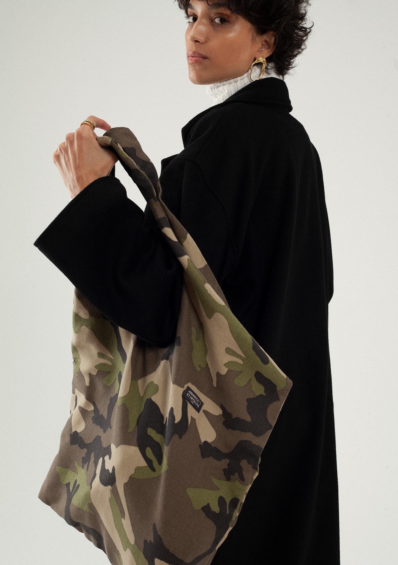 Sac ergonomique en coton – Vue en détail – Armance & Apolline | Label AÉ Sac ergonomique en coton – Vue en détail – Armance & Apolline | Label AÉ