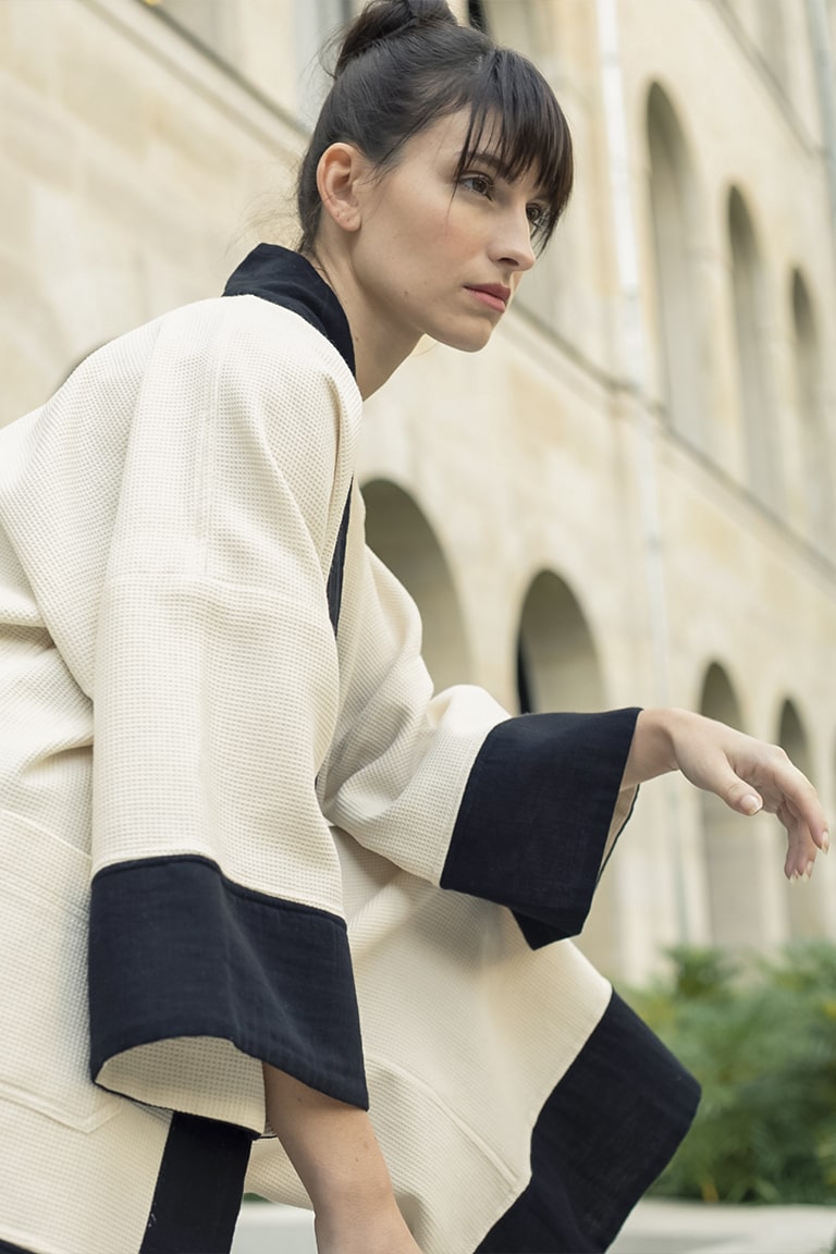 veste-kimono-iride-tremblepierre Veste kimono beige et noir